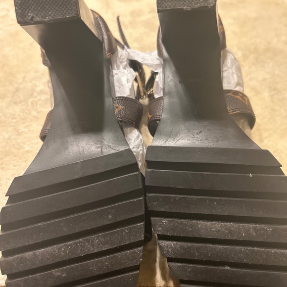 Very stylish inspired block heels platform - Picture 7 of 15